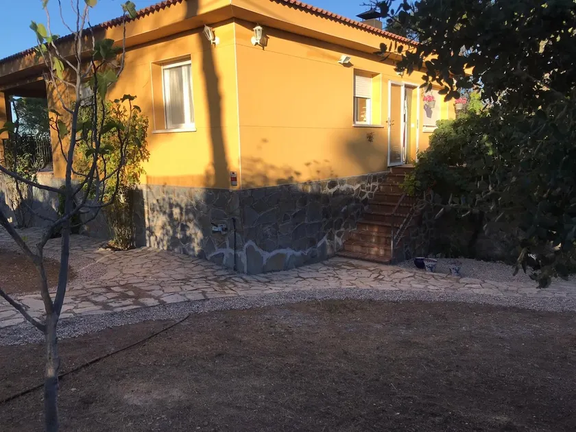 A beautiful house in the mountains - Image 1