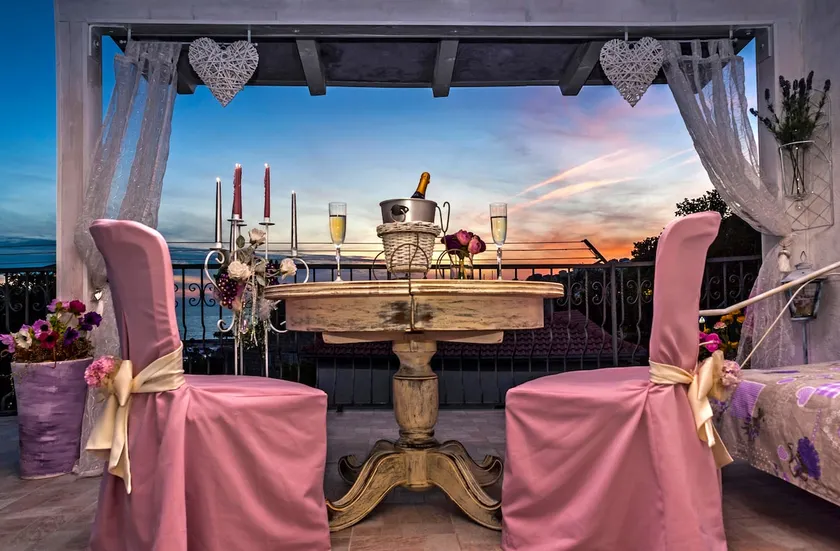 Luxury and vintage coastal VillaRia - Image 1