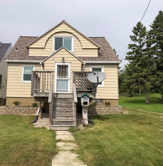 Buck's Harbor LLC in Algoma, WI - Image 1