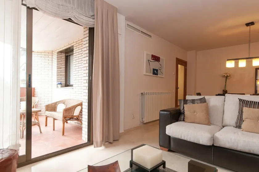 Apartment with Terrace in Cornellà (Renovated in 2025) - Image 1
