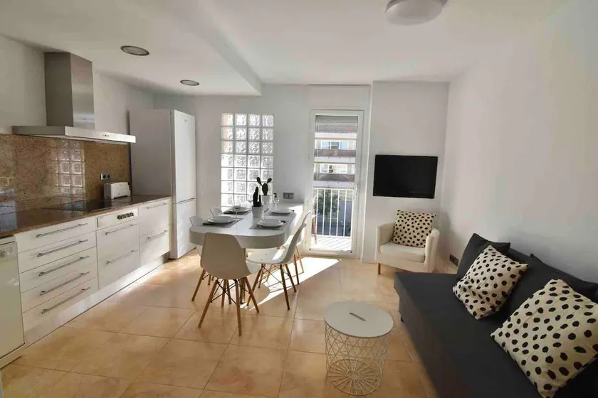 Sea View Apartment near Beach in Calella - Image 1