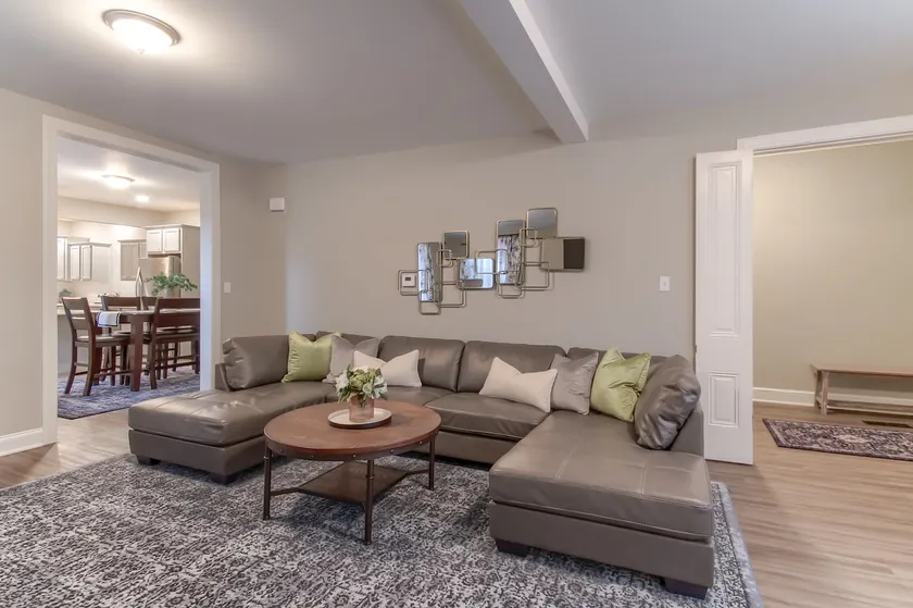 Downtown Retreat - whole house full of amenities - Image 1