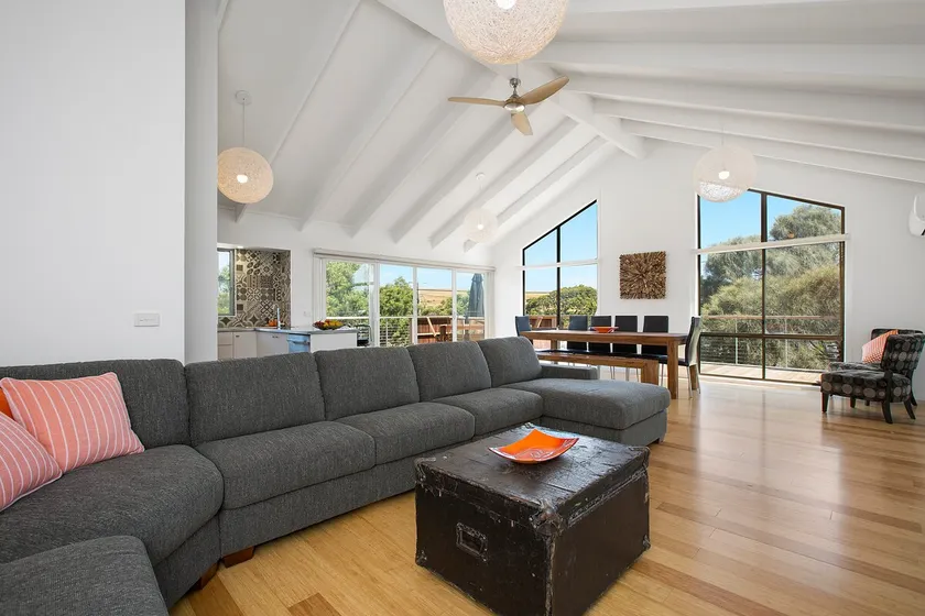 Beachwood House - stylish, spacious, pet friendly - Image 1