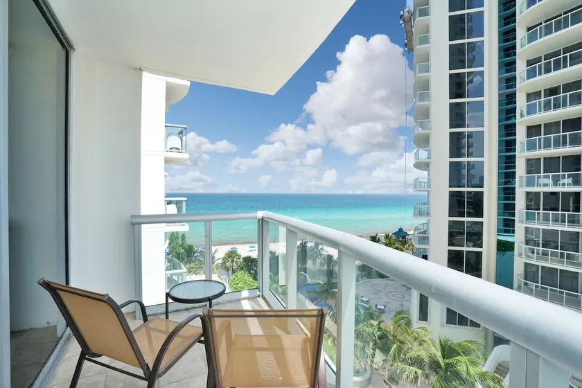 ✿Hotel Marenas on the beach✿ sleeps 4 + baby - Image 1
