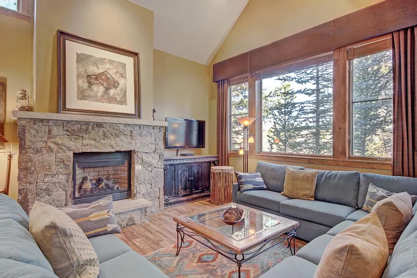 Premier 2-Story Townhome Minutes from Winter Activities - Image 1