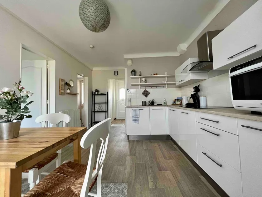 Charming garden apartment - Image 1