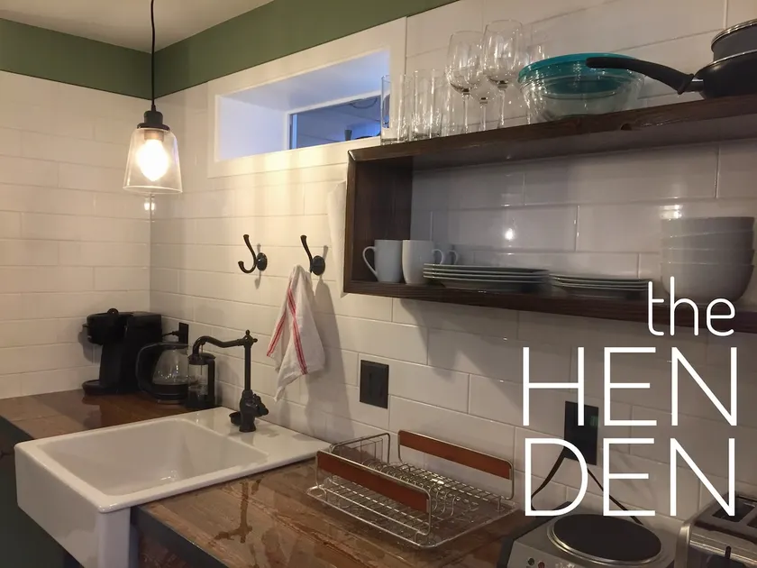 The Hen Den - Image 1