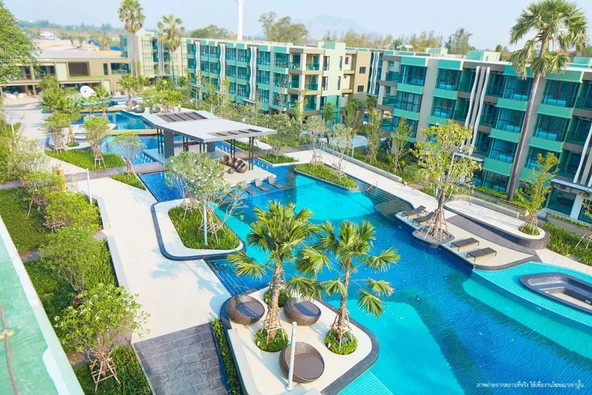 LPN Cha-am Beachfront Wifi 10 meters to beach 1BR ติดทะเล - Image 1