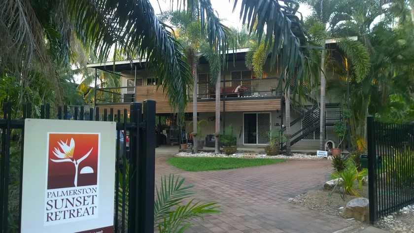 Palmerston Retreat - 2 Bedroom Poolside Suite - Image 1