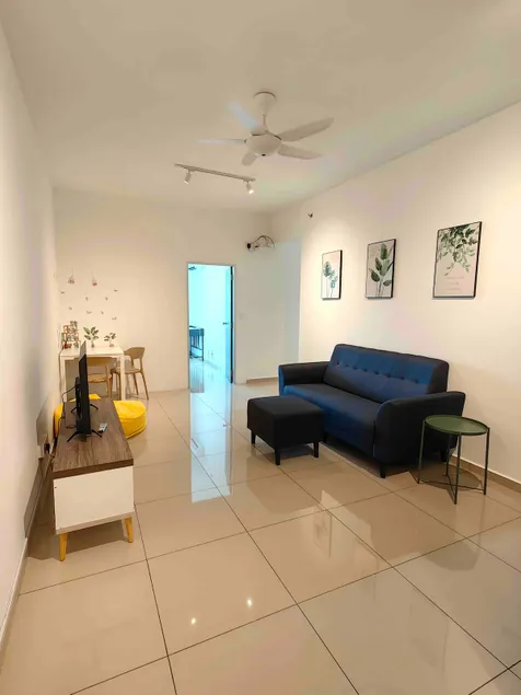 4-Bedroom Apartment for Staycation - Image 1