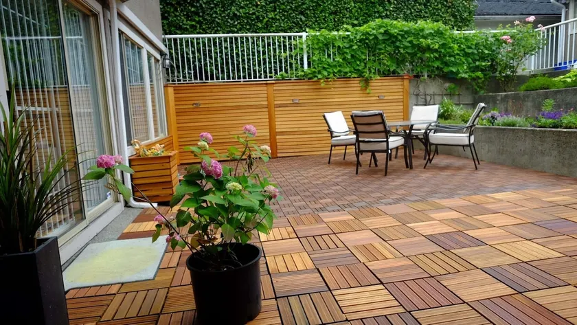 Large 2Br+Den own patio+parking elite area near DT - Image 1