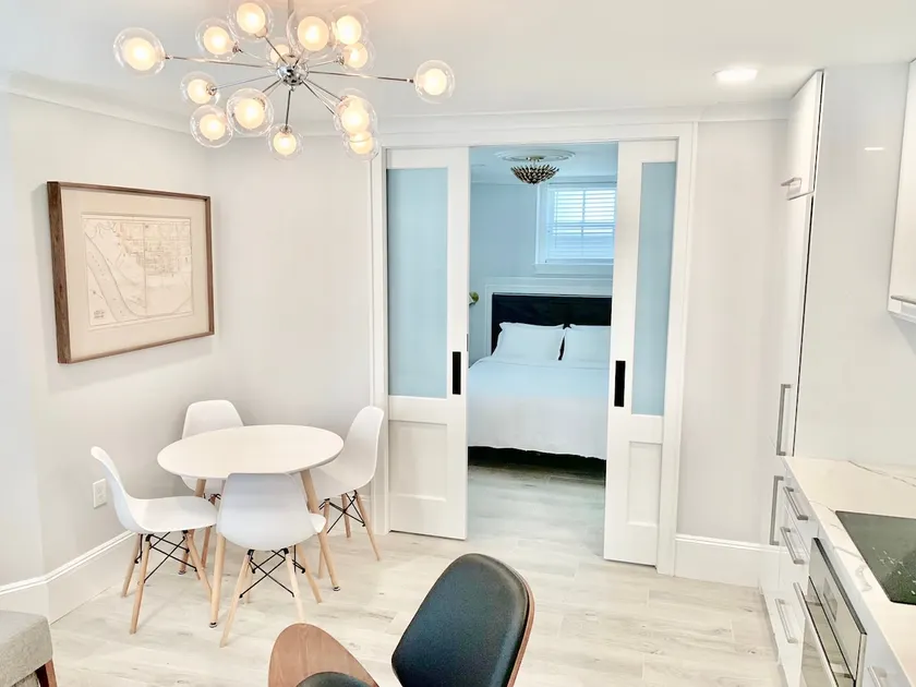 Luxury 1BR APT w/ parking by MIT/Harvard/BU/Fenway - Image 1