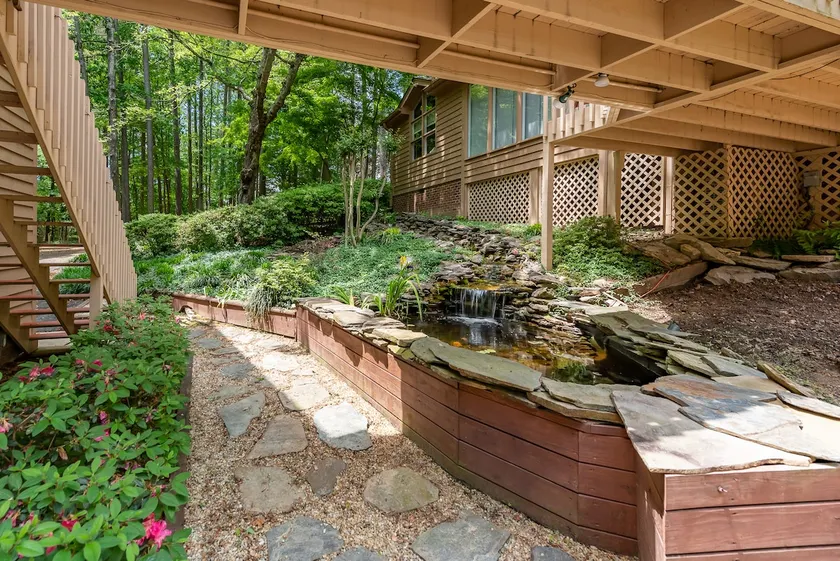 Raleigh Oasis Close to it All - Image 1
