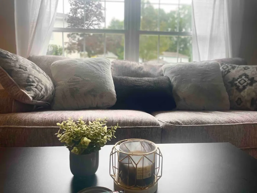 New Stylish Condo Monthly Rental - Image 1