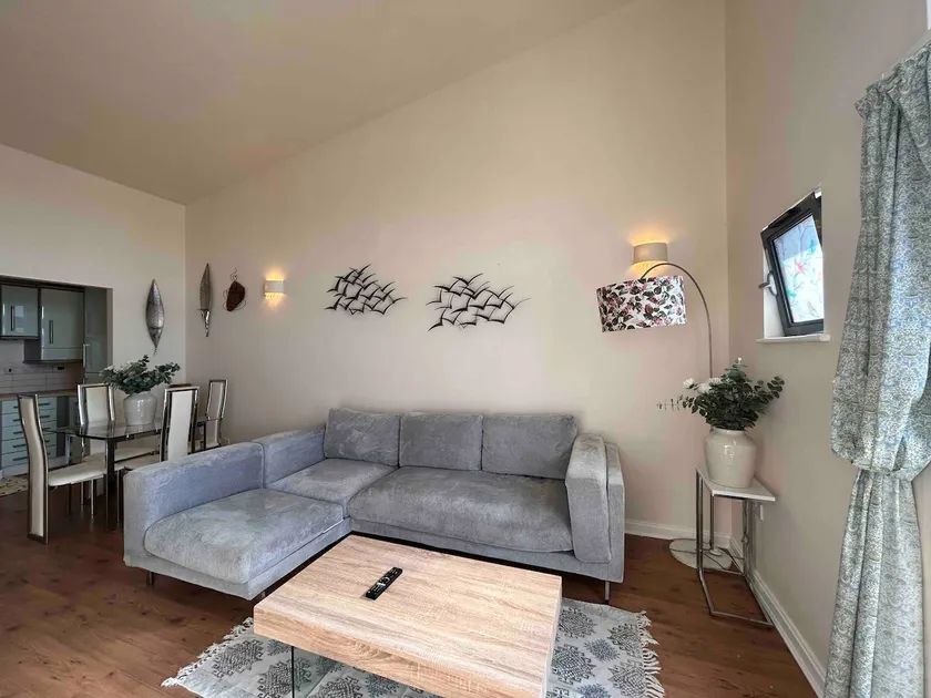 2 Bedrooms footsteps to sea - Image 1