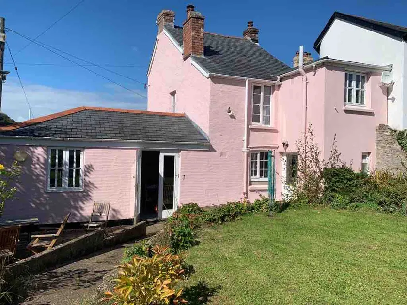 Beautiful Devon Period Cottage 5 min walk to beach - Image 1