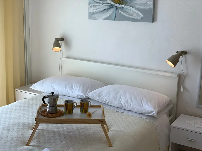 Double room with kitchenette, balcony and sea view - Image 1