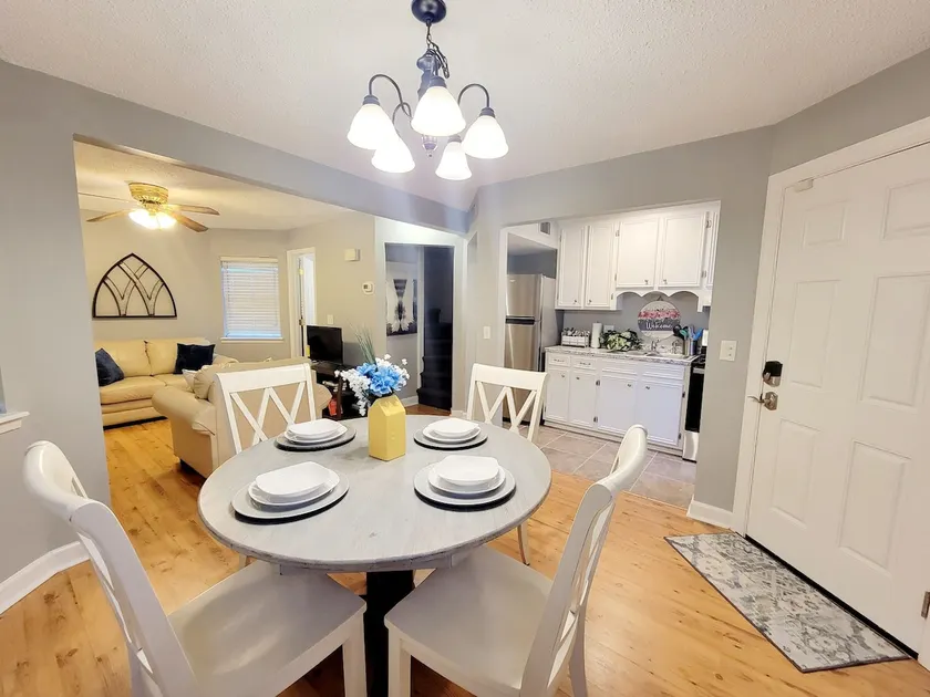 Jackson/Business/Family/Free Parking- Patio-Unit B - Image 1