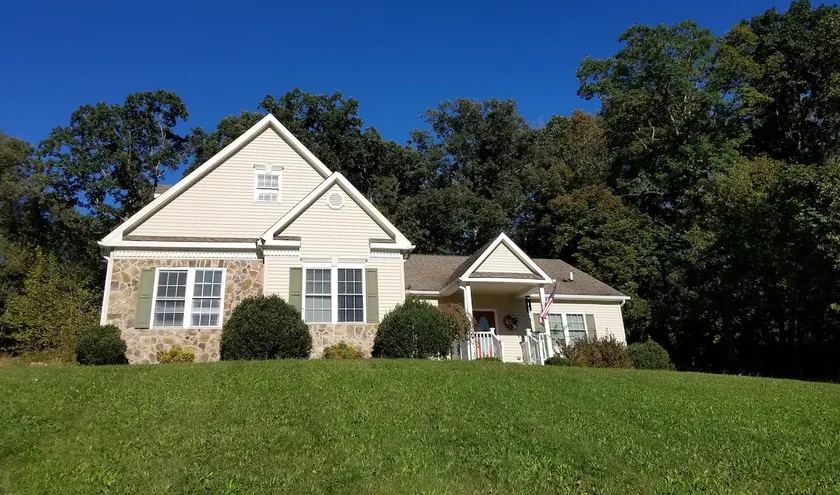 Private Apartment, King Bed, Easy access to I-81 - Image 1