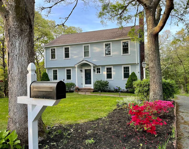 Osterville~Newly Renovated with central AC and beach pass - Image 1