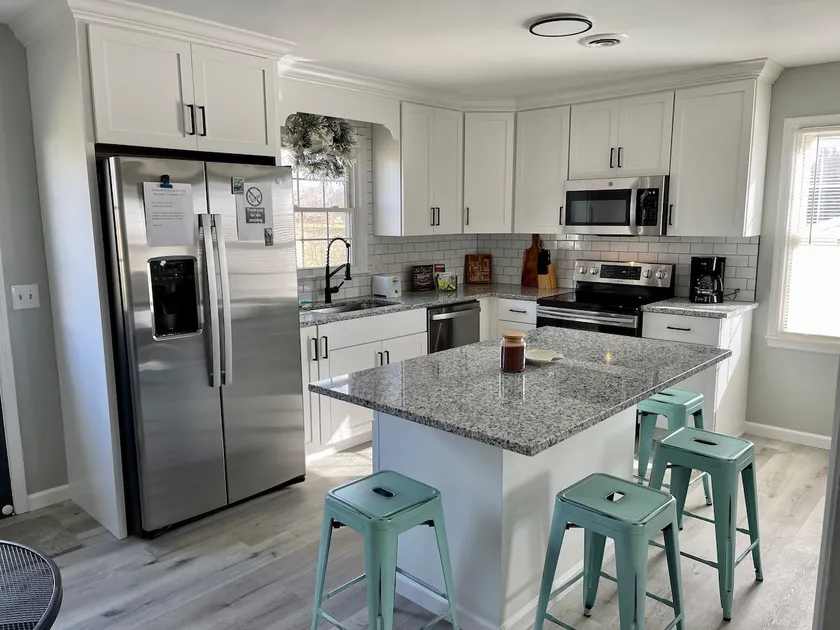 Cozy home on Bourbon Trail, sleeps 6 upper level - Image 1