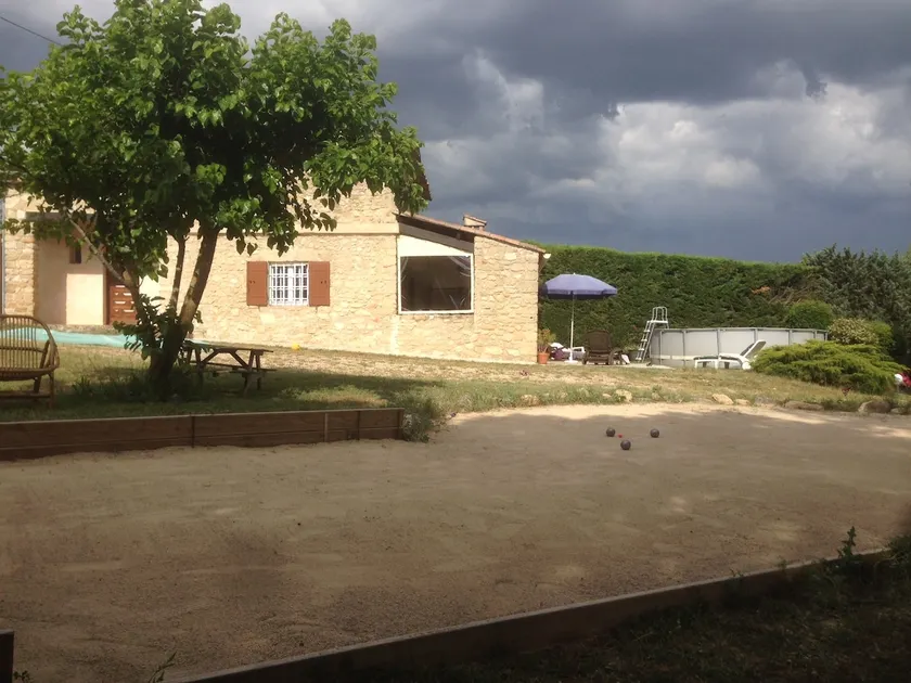 Villa with Garden of 5000 m2 in Grambois. - Image 1