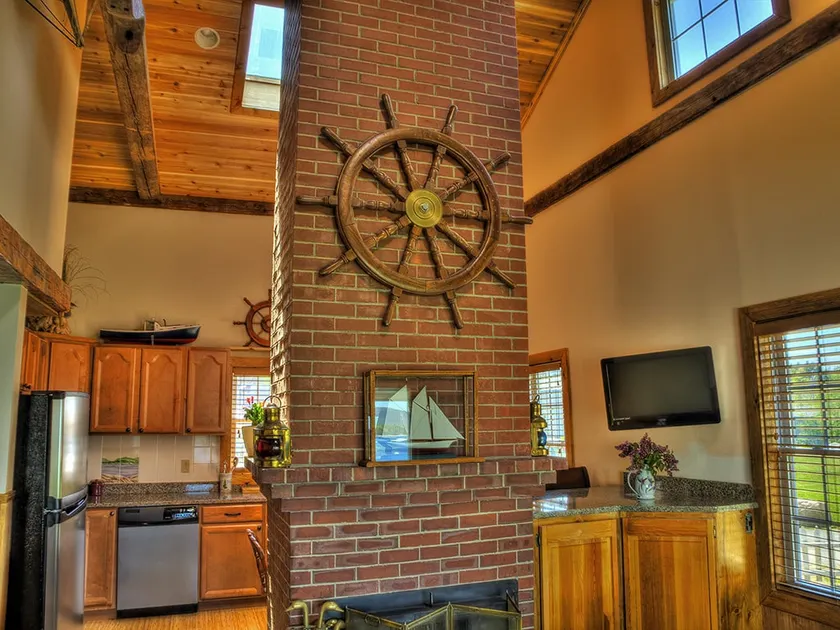 Pilot house - Image 1