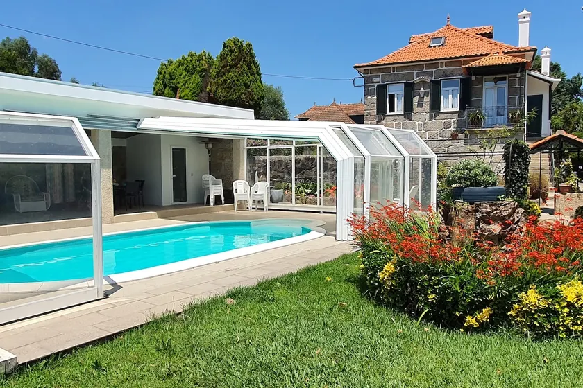 Rural Farm with swimming pool 20 minutes from Porto - Image 1