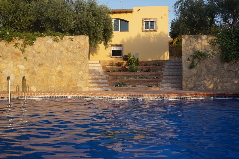 Exclusive Retreat: Villa and Pool in Mojácar - Image 1