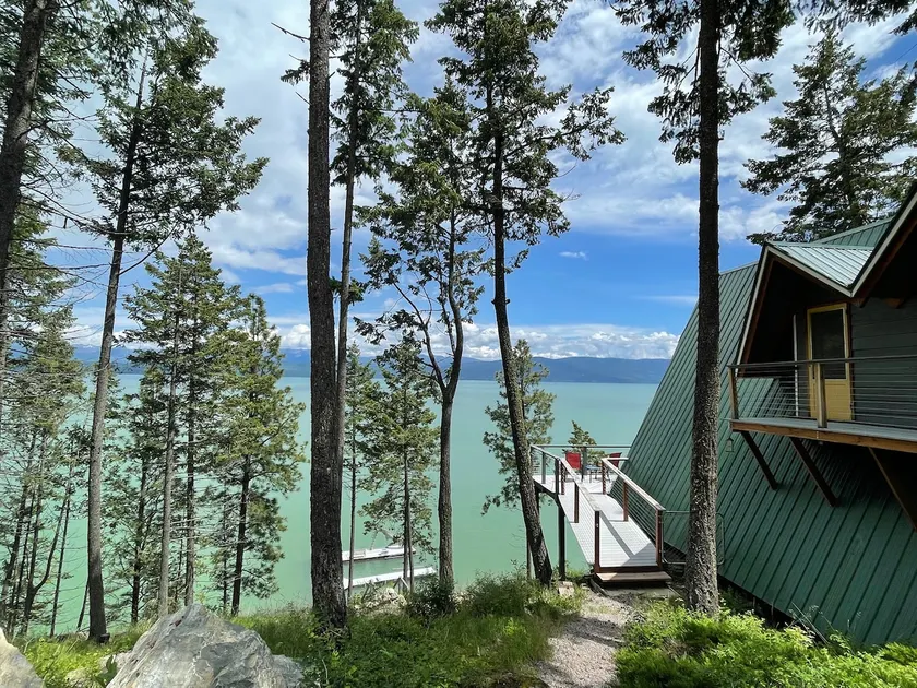 Charming waterfront cabin - Image 1