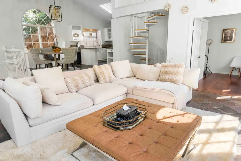 Stunning Mediterranean Mansion in Laurel Canyon - Image 1
