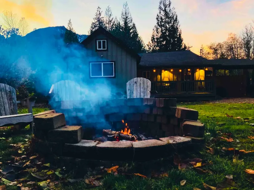 Cozy Mountain Cabin*Close to Stevens Pass & Hiking - Image 1