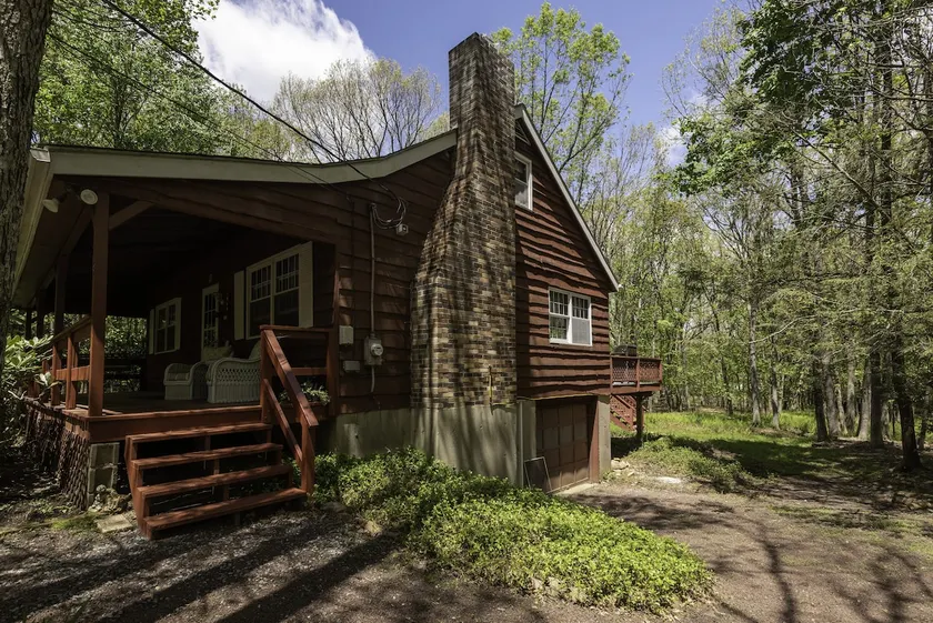 Quiet retreat in Charming Bear Creek Lake - Image 1
