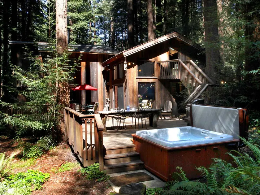 SECReT GARDeN Hot Tub Deck Redwoods Woodstove - Image 1