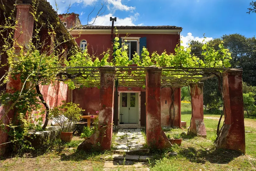 Roumanades Estate - Image 1