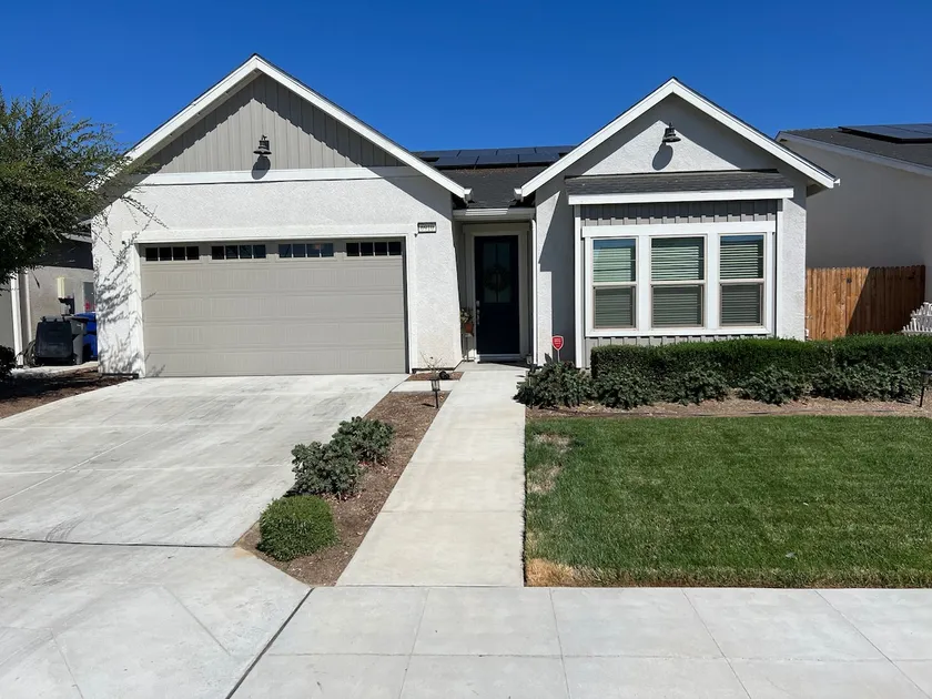 Cozy Clean 3 Bedroom 2 Bath Home - Image 1
