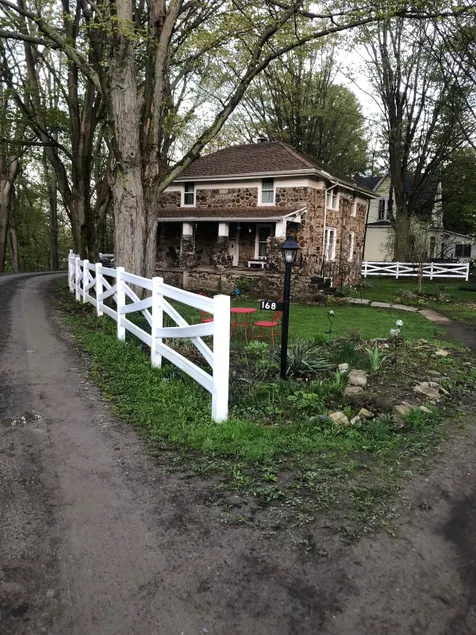 Rock Cottage Getaway - Image 1