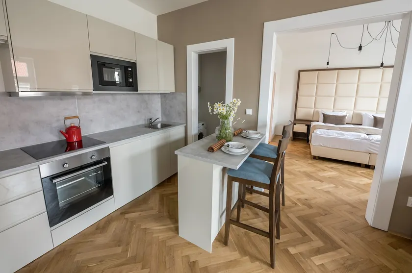 Letna 2 bedrooms apartment 82m2. Netflix TV - Image 1
