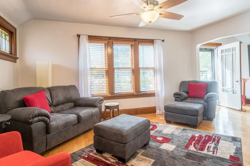 Great Location, Wauwatosa (upper unit) - Image 1