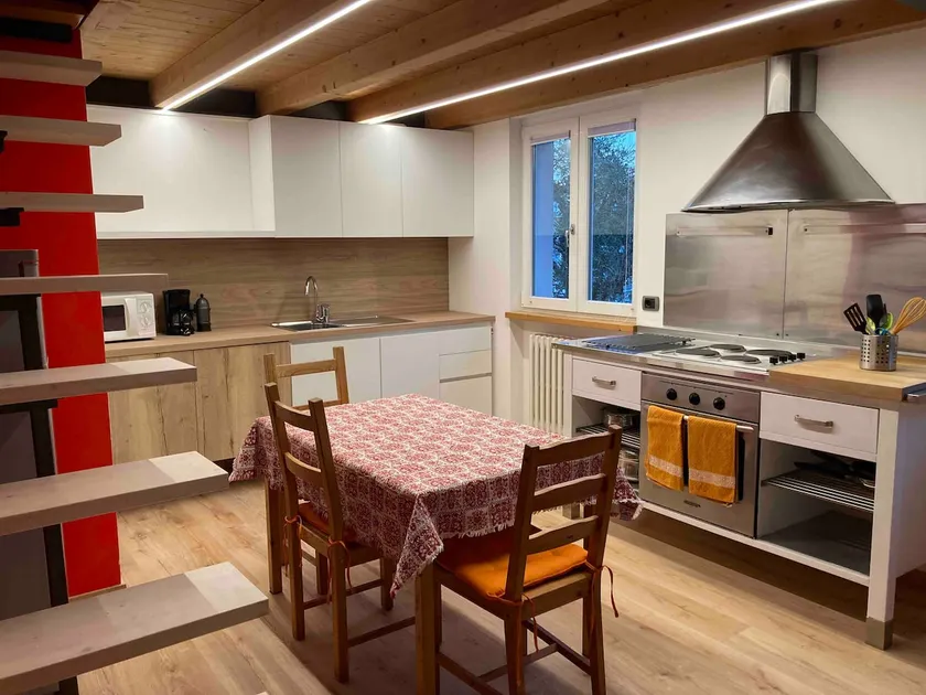 Lovely two-room apartment No. 4 with parking - Image 1