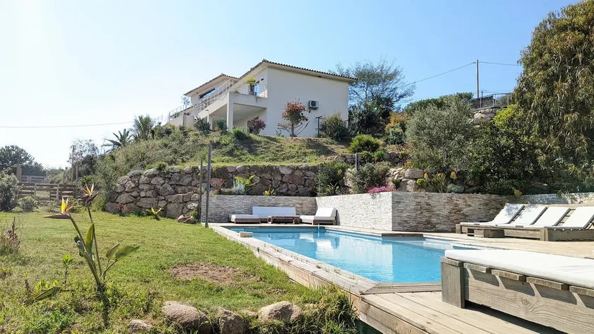 Superb moderne villa på 300m2 med udsigt over Cala d'Orzu, herunder 4 suiter - Image 1