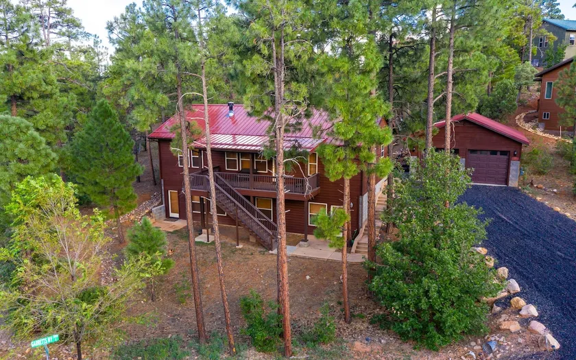 *Gorgeous! Walk to Natl Forest trails + Game Room* - Image 1