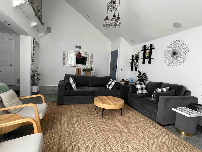 Aesthetic Plant Home in MiraMesa - Image 1