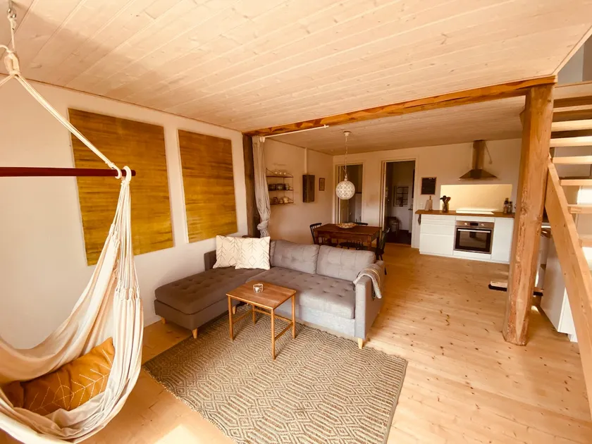 Individual vacation on 4-sided courtyard with sea view - Image 1
