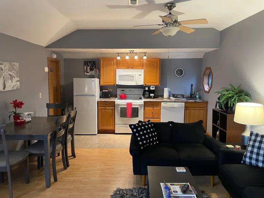 Lake front Loft - Image 1