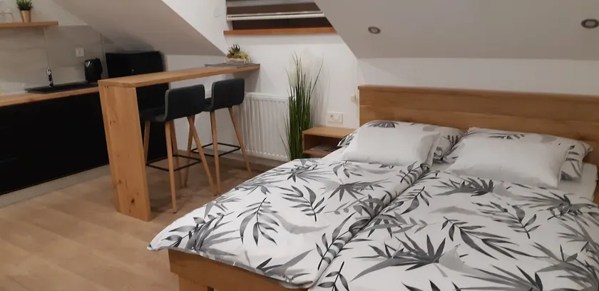 Woodnotes Studio for 2 with big balcony - Image 1