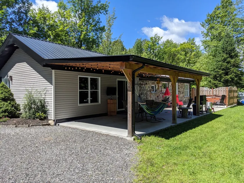 Chalet lacbrome - Image 1