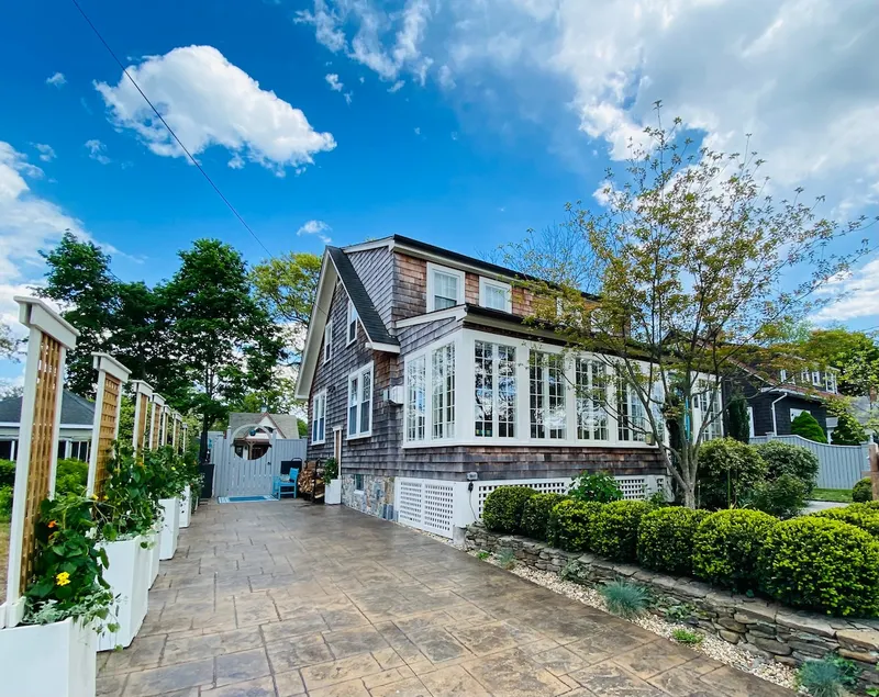 Coastal Cottage with Bunkhouse, Kayaks & Hot Tub! - Image 1