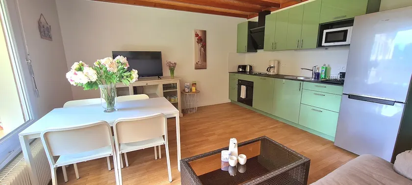 Pom'Verte-Near downtown and the lake-Free private parking (Rated 3✰) - Image 1