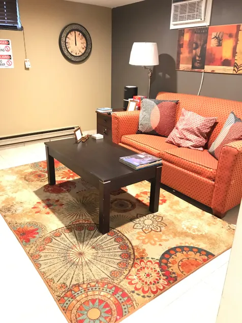 Cozy, Private, Self Check-In & Private Parking - Image 1